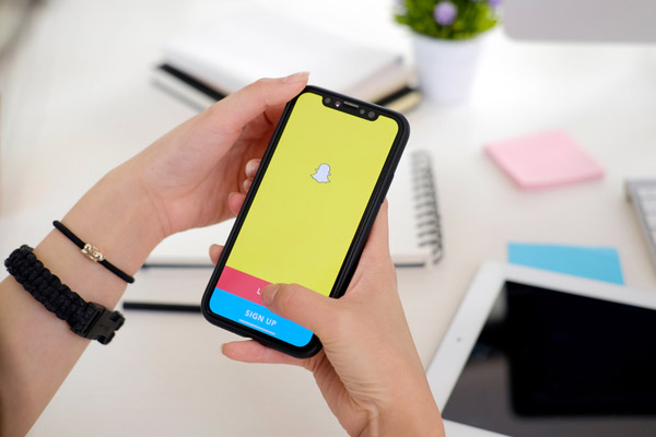 Snapchat Cheating: Bust a Cheater with A Spy App