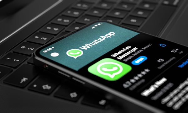 Πώς να παρακολουθείτε τα μηνύματα WhatsApp δωρεάν χωρίς το τηλέφωνο του στόχου;